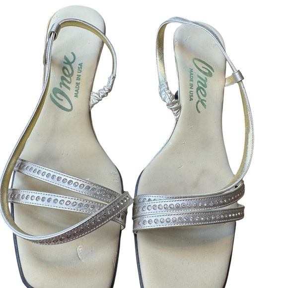 👠 Vintage Onex Silver Strappy Rhinestone‎ Kitten Heel Sandals Size 8.5 👠 - Picture 5 of 6